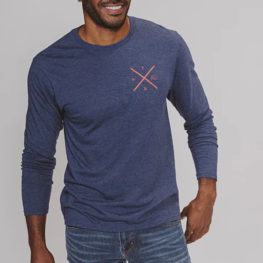 New Mountain Bear Long Sleeve T-Shirt With No Tags